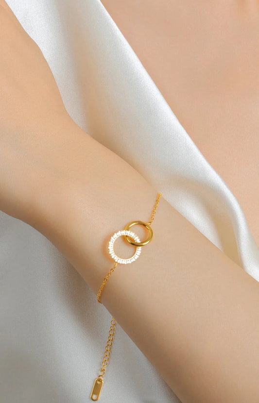 Eternal Bond Vermeil Gold Bracelet – A Symbol of Family Unity and Love - Purpletique